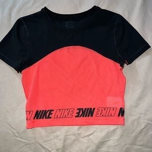 Women’s NIKE crop top size XS